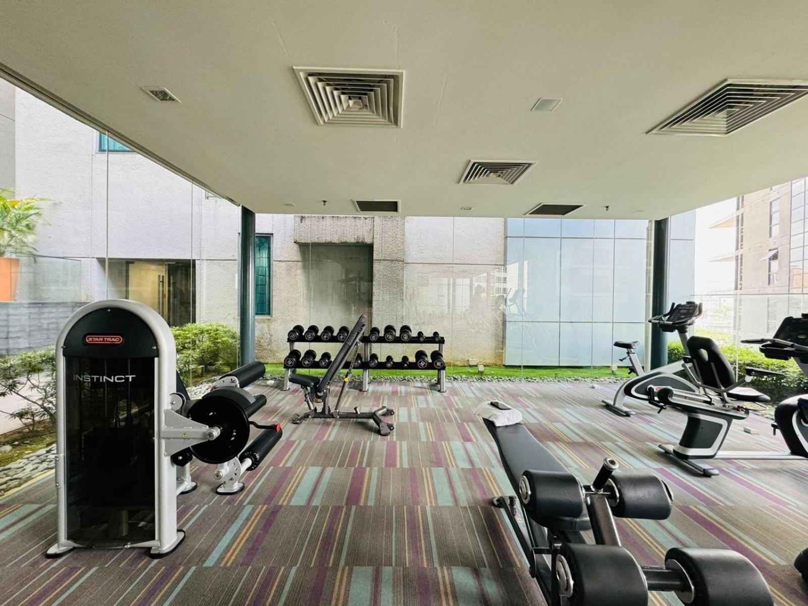 Summer Suites Klcc By Homestay Kuala Lumpur Exterior photo
