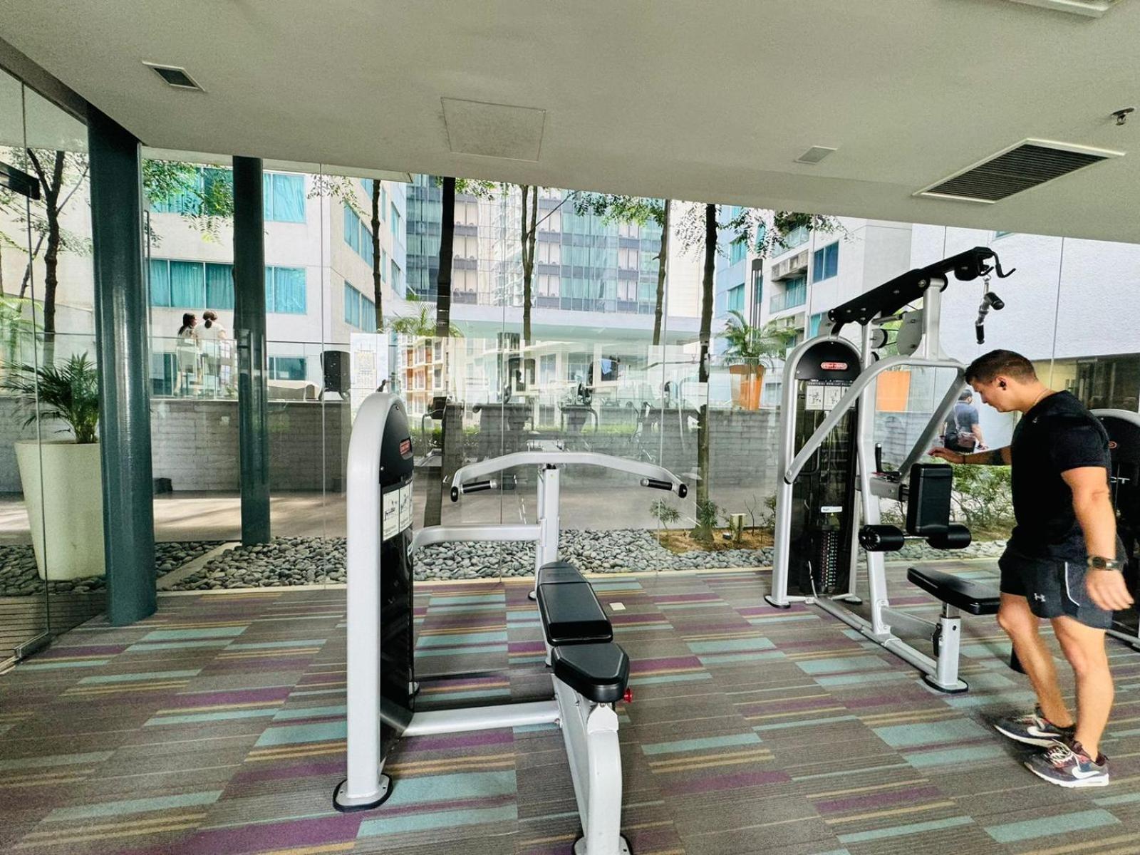 Summer Suites Klcc By Homestay Kuala Lumpur Exterior photo