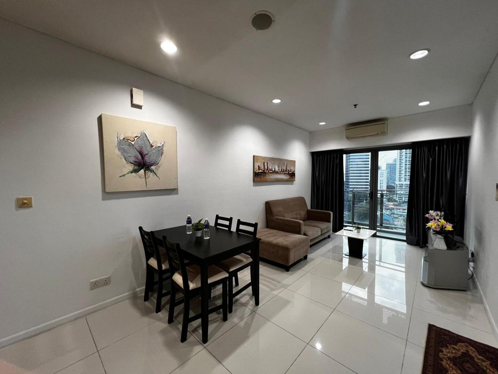 Summer Suites Klcc By Homestay Kuala Lumpur Exterior photo