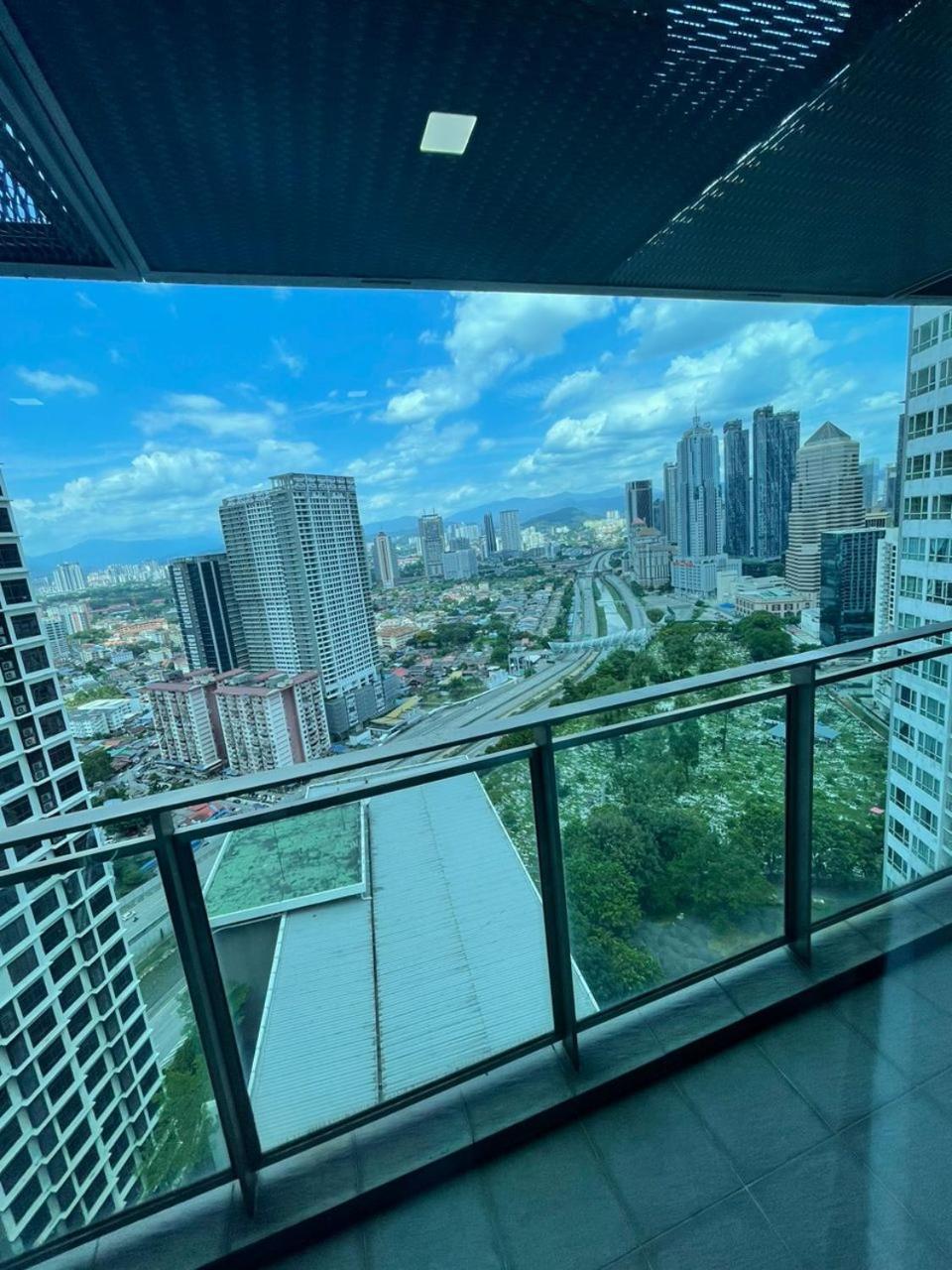 Summer Suites Klcc By Homestay Kuala Lumpur Exterior photo